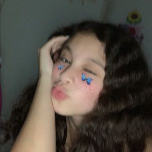 Meet your Posher, Anahi